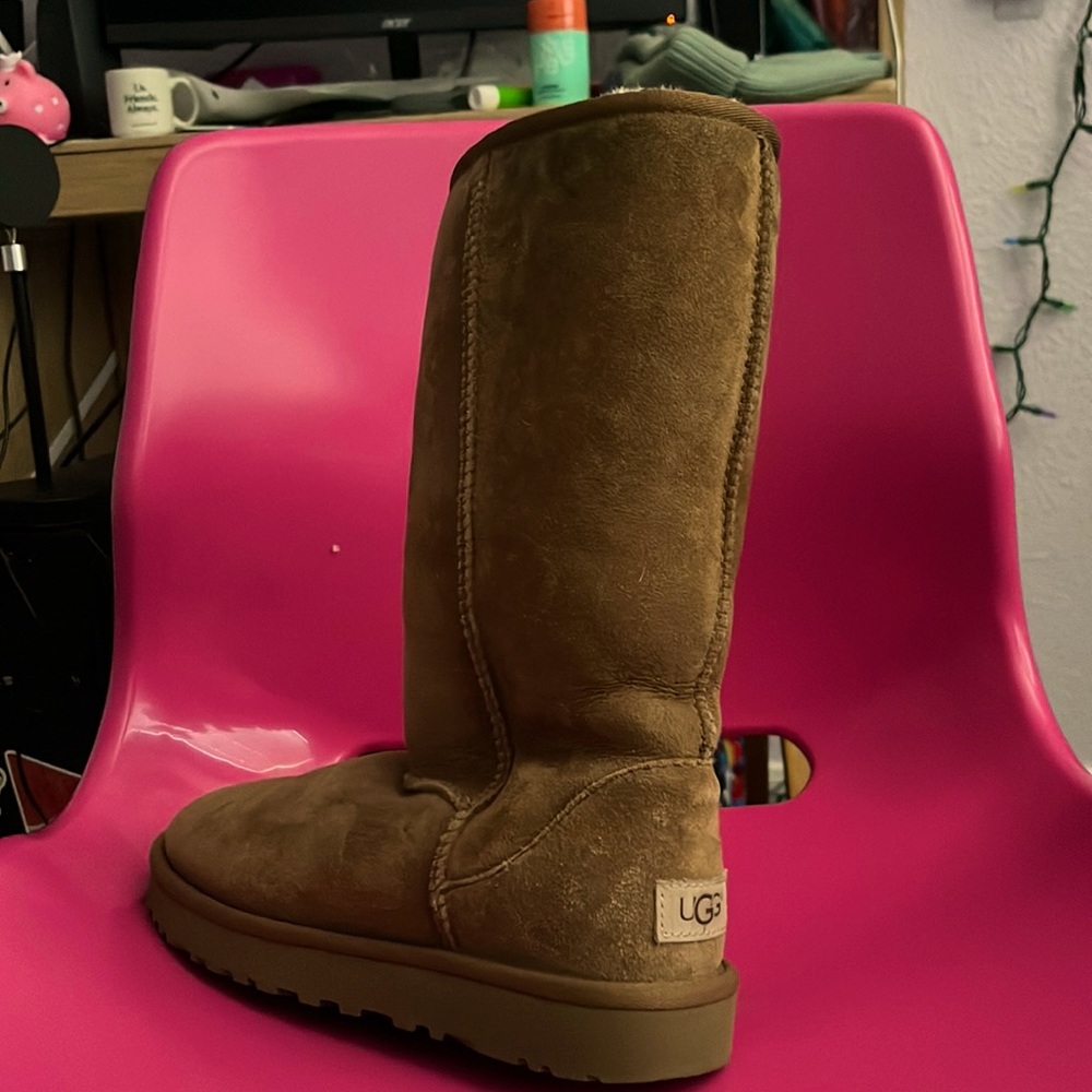 Woman’s ugg boots!!